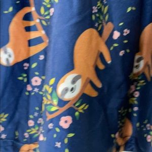 Adorable sloth skirt! 🦥